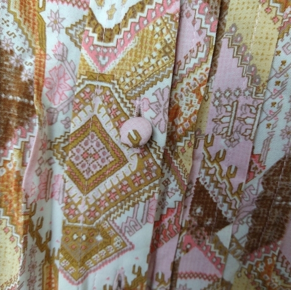 J. Jill  v neck front button minimalist pleated blouse. Size L - Picture 4 of 10